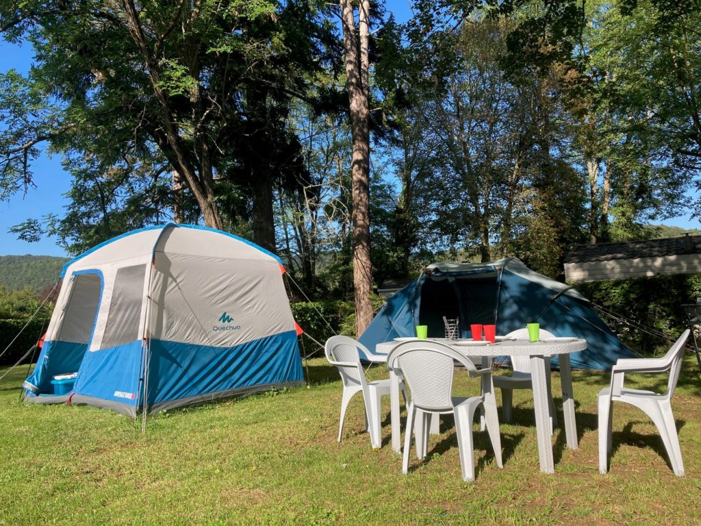 Location de tente prêt à camper pour vos vacances en camping